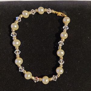 Beaded Bracelet Faux Pearl Clear & Gold bead 8"